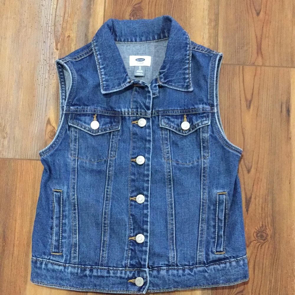 Girls Old Navy denim vest.  Great condition.
